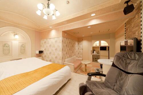 Minibar, individually decorated, individually furnished, desk