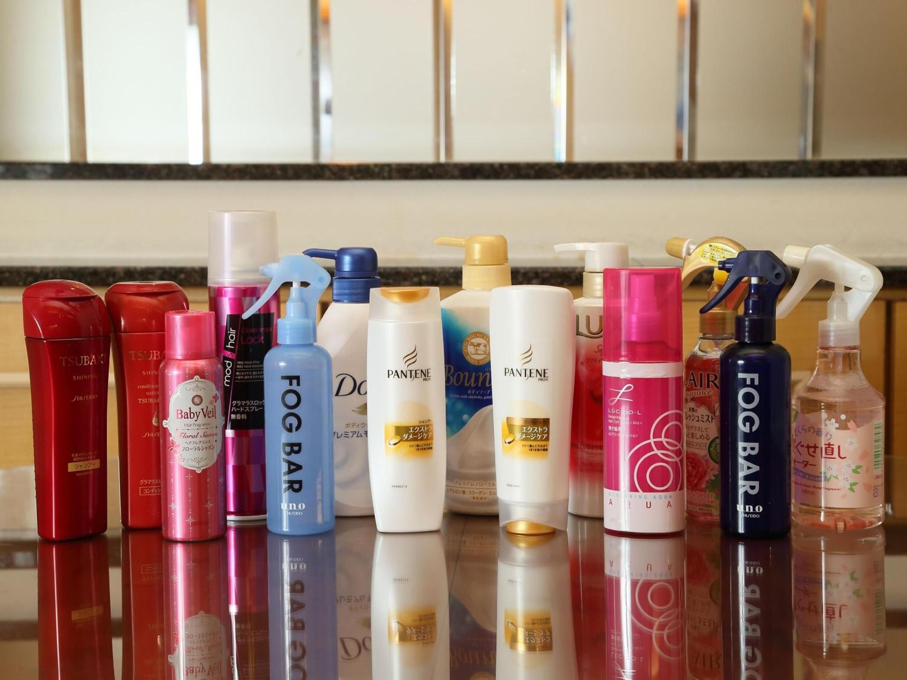 独立的浴缸和淋浴、按摩浴缸、名牌洗护用品、吹风机