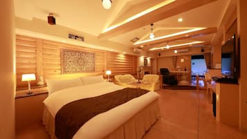 Premium bedding, minibar, individually decorated, individually furnished