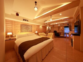 Ropa de cama de alta calidad, minibar, decoración individual