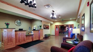 Lobby sitting area - TownePlace Suites by Marriott Minot (Minot)