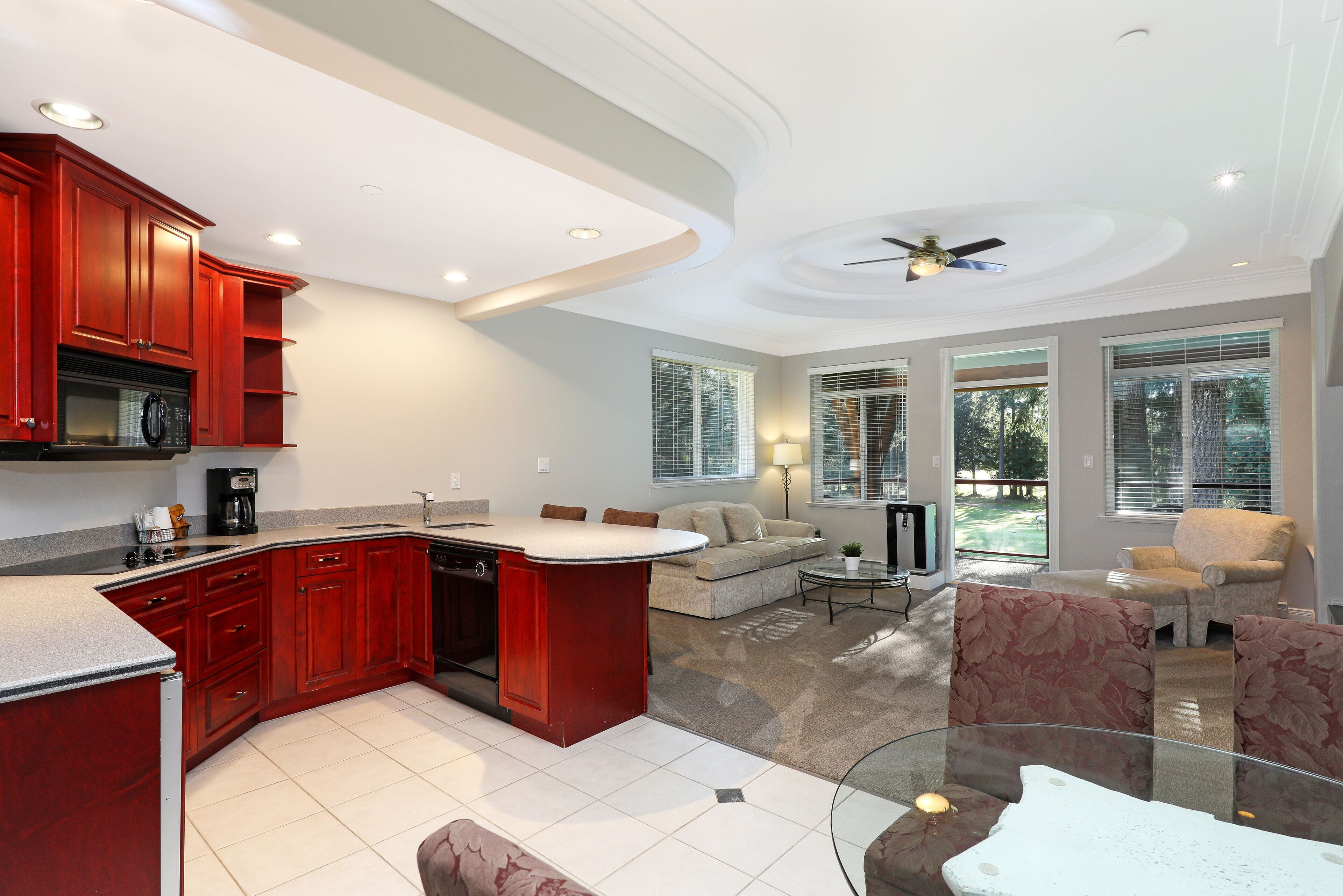 suite, 1 bedroom, jetted tub | living area | lcd tv