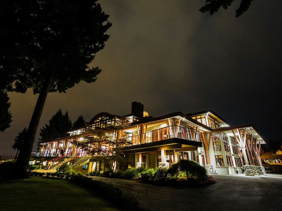 Façade de lâhĂ©bergement - soirĂ©e/nuit