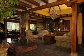Lobby sitting area - Hacienda Rumiloma  (Quito)