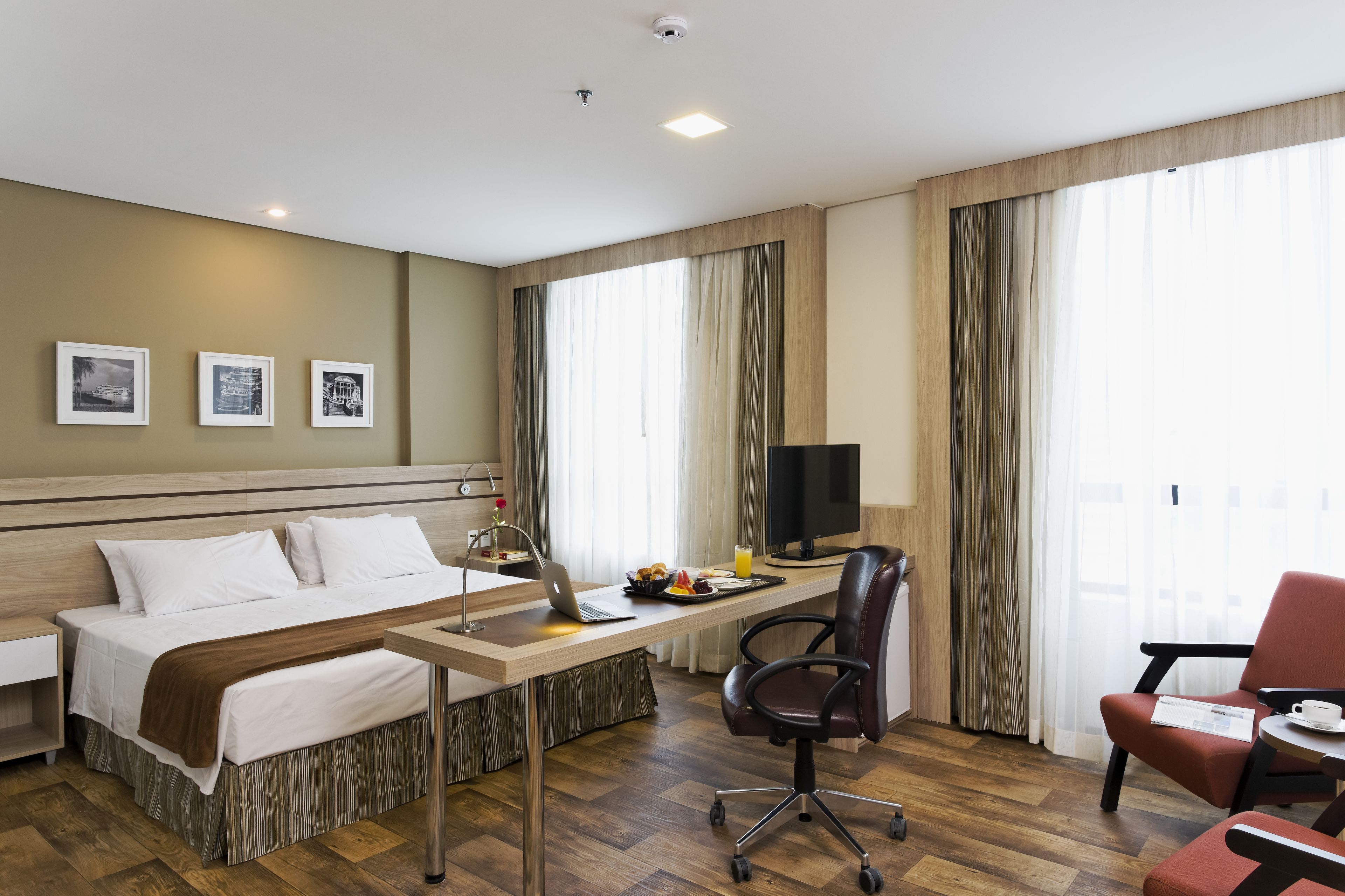 standard casal - 1 cama king | minibar, in-room safe, desk, blackout curtains