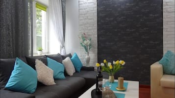 Apartment, 2 Bedrooms (at 45/47 Freta Street) | Individually decorated, individually furnished, desk, soundproofing