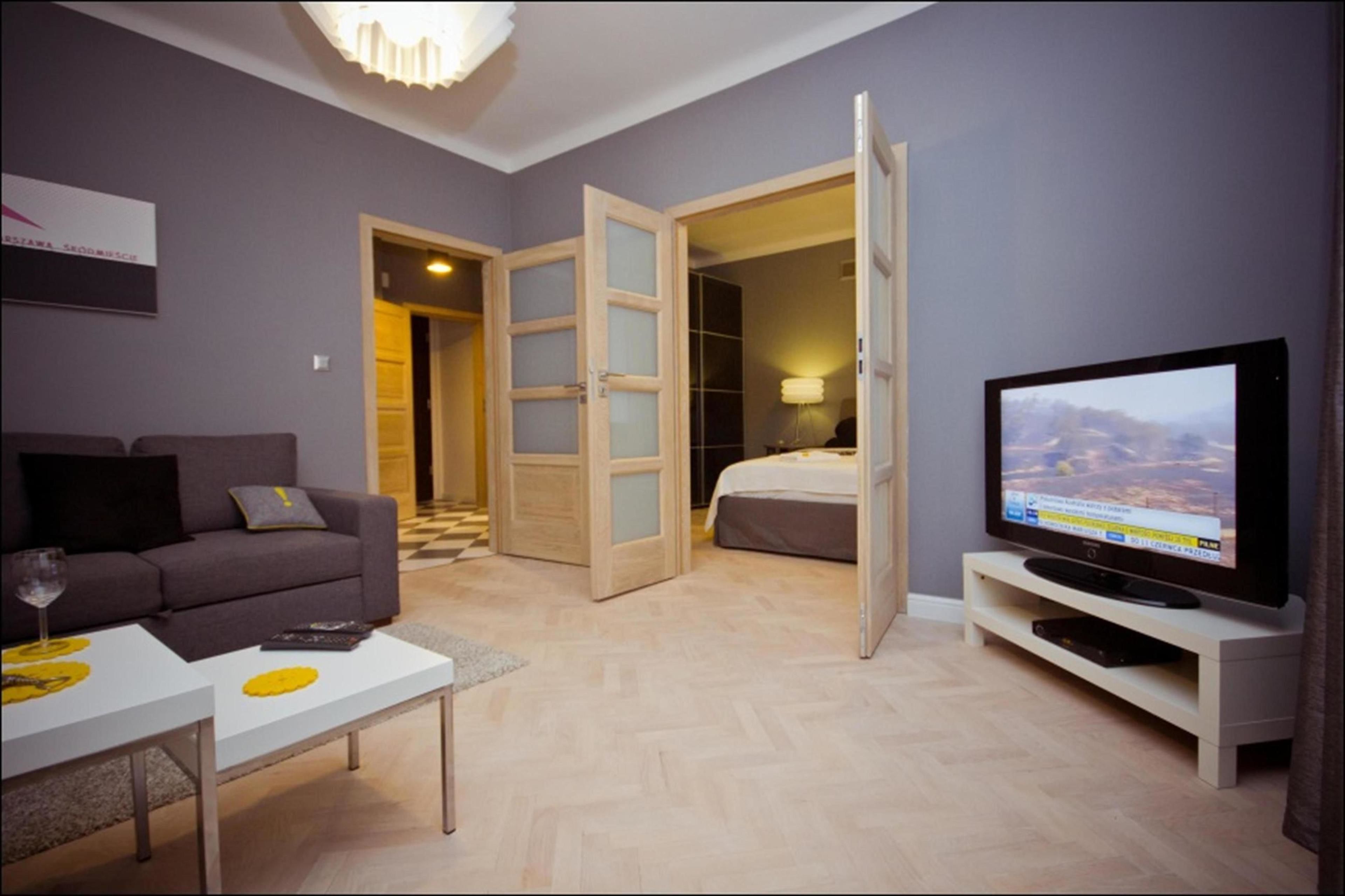 Apartment, 1 Schlafzimmer (at 9 Bednarska Street) | Wohnbereich | 21-Zoll-Fernseher mit Kabelempfang