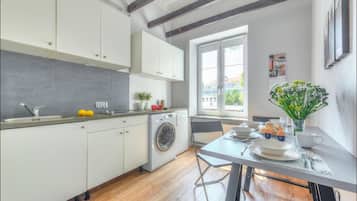 Family Studio (at 7/9 Freta Street) | Private kitchen | Full-size fridge, oven, stovetop, electric kettle