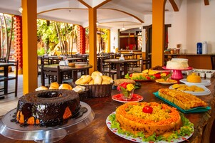 Free daily buffet breakfast
