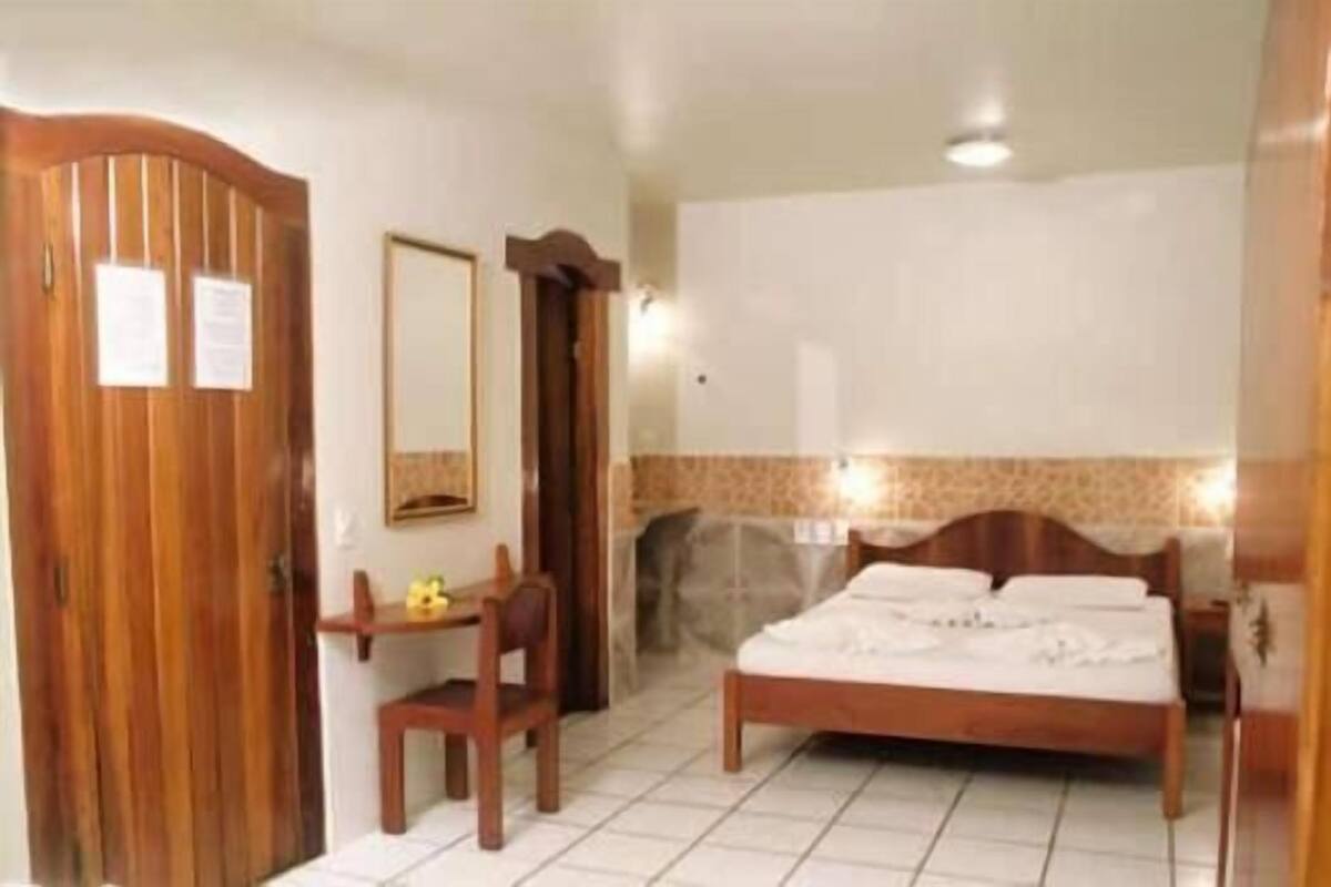 Minibar, desk, WiFi (free), bed sheets