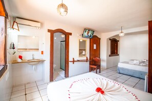 Minibar, bureau, Wi-Fi gratuit, draps fournis