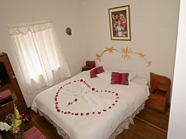 Superior Double Room | Cots/infant beds, rollaway beds, free WiFi, bed sheets - Casa La Sambleña INN (Cusco)