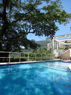 3 outdoor pools