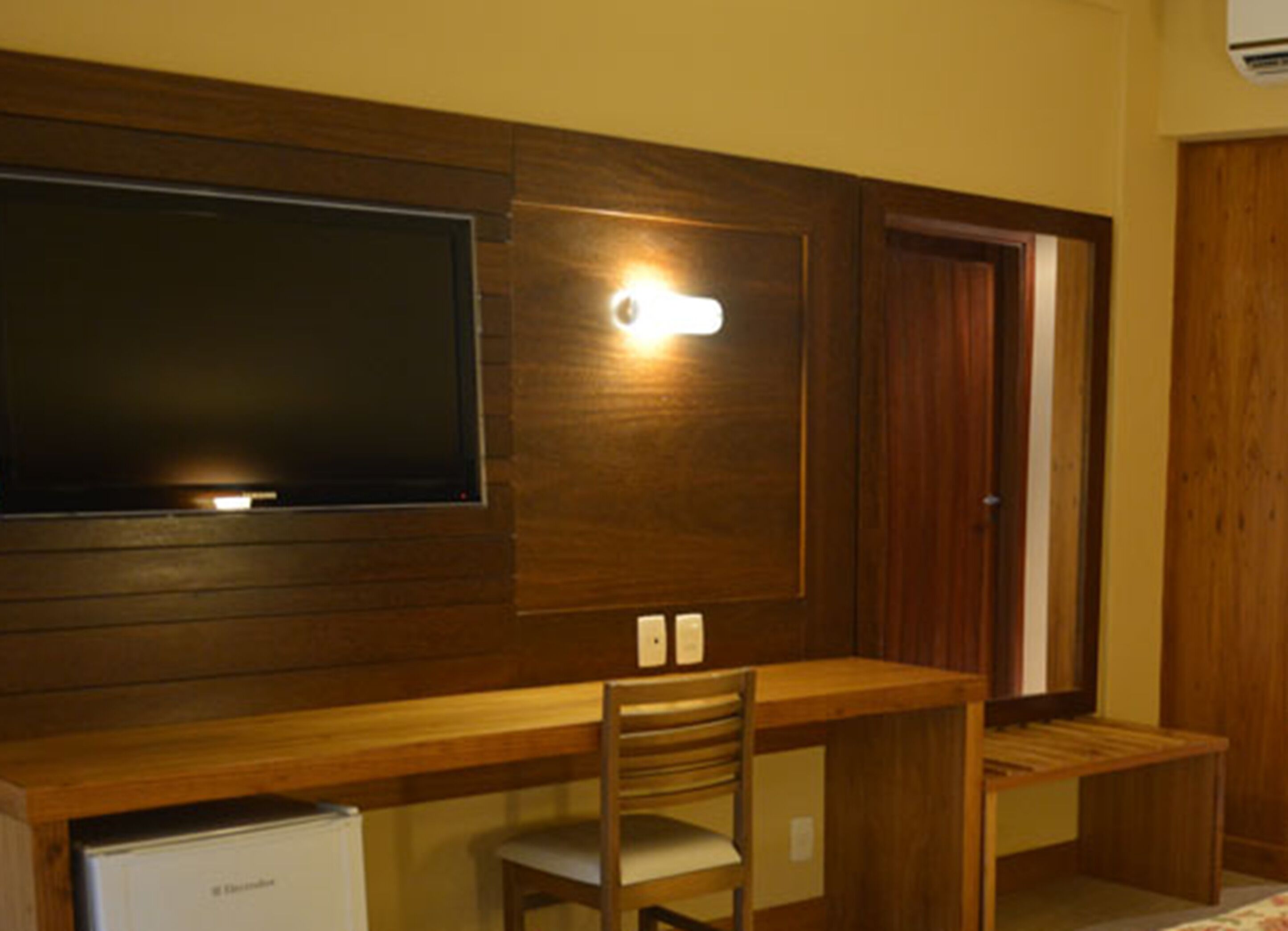 minibar, in-room safe, free wired internet