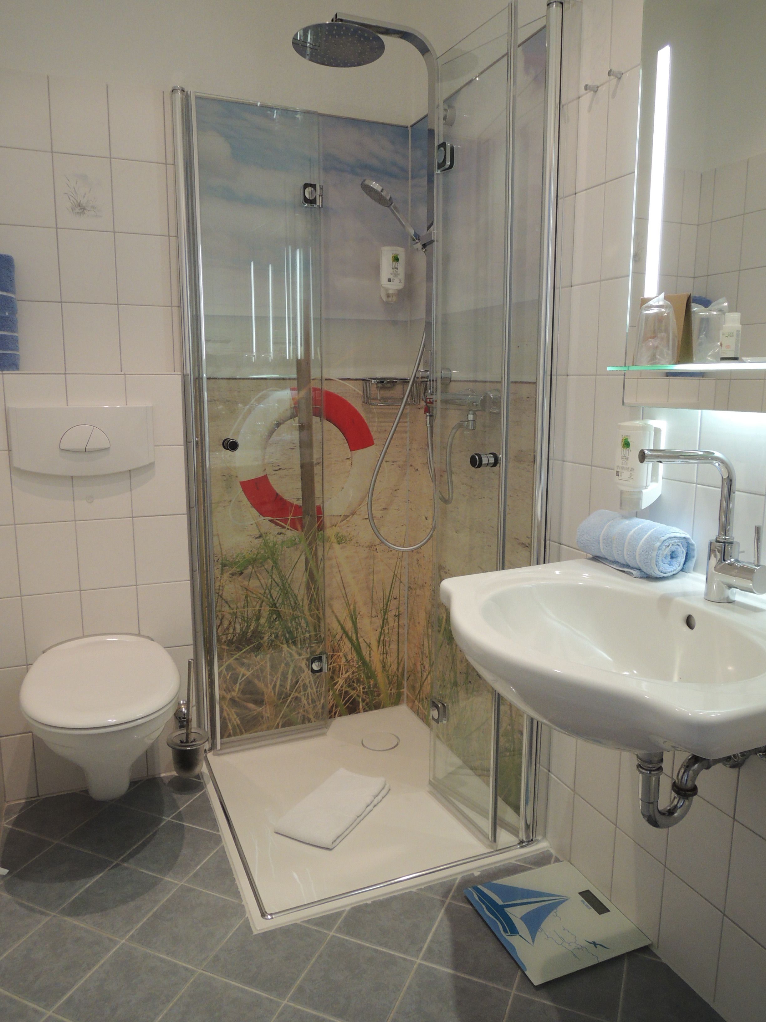 double room | bathroom | shower, hydromassage showerhead, free toiletries, hair dryer