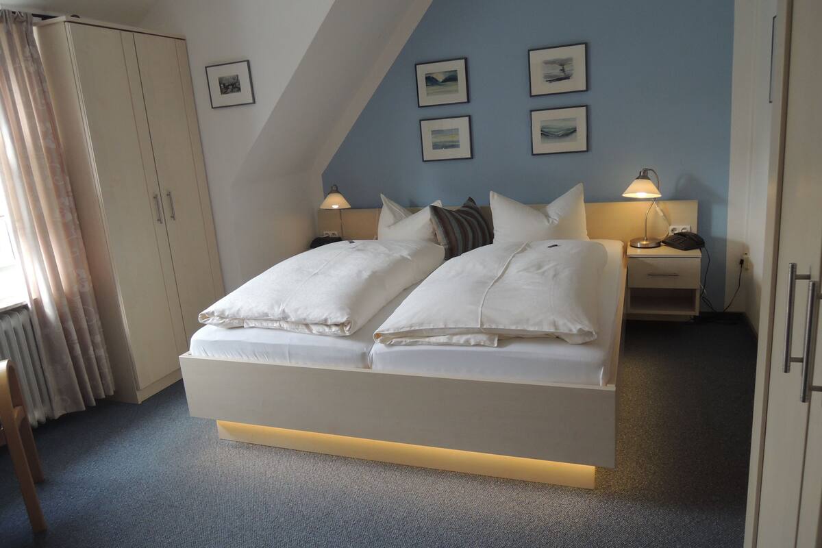 double room with adjoining single room | premium bedding, down duvets, pillow-top beds, in-room safe