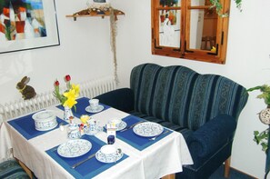 Free daily buffet breakfast  - Hotel Ostfriesland (Norden)