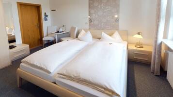Double Room with adjoining Single Room | 1 bedroom, premium bedding, down duvets, pillow-top beds