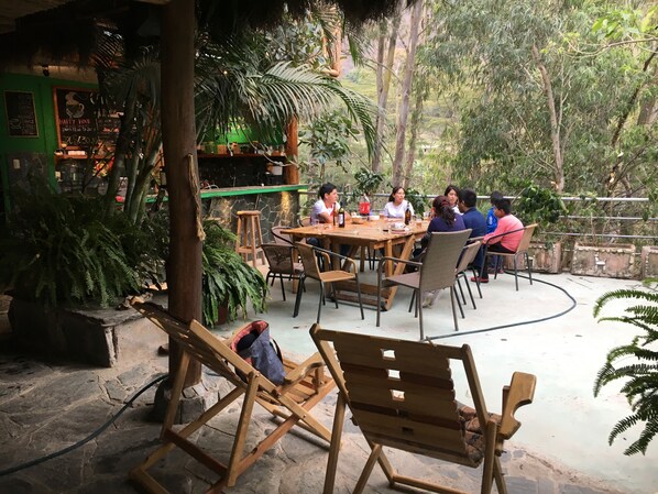 Frühstück, Mittagessen, peruanische Küche, Blick auf den Garten