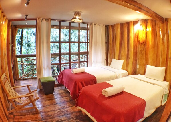 Down duvets, in-room safe - Eco Quechua Lodge (Santa Teresa)