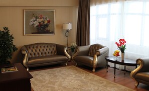 Luxury Suite | Living area