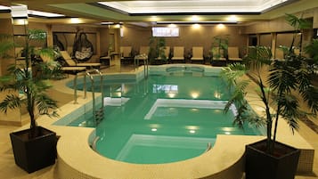 Piscine couverte, piscine extérieure