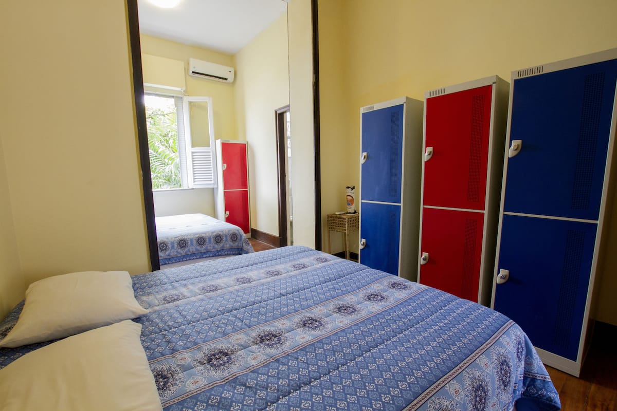Dormitorio  Feminino 6 Camas | Minibar, brankas, dan Wi-Fi gratis