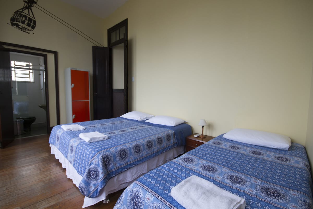 Kamar Triple | Minibar, brankas, dan Wi-Fi gratis