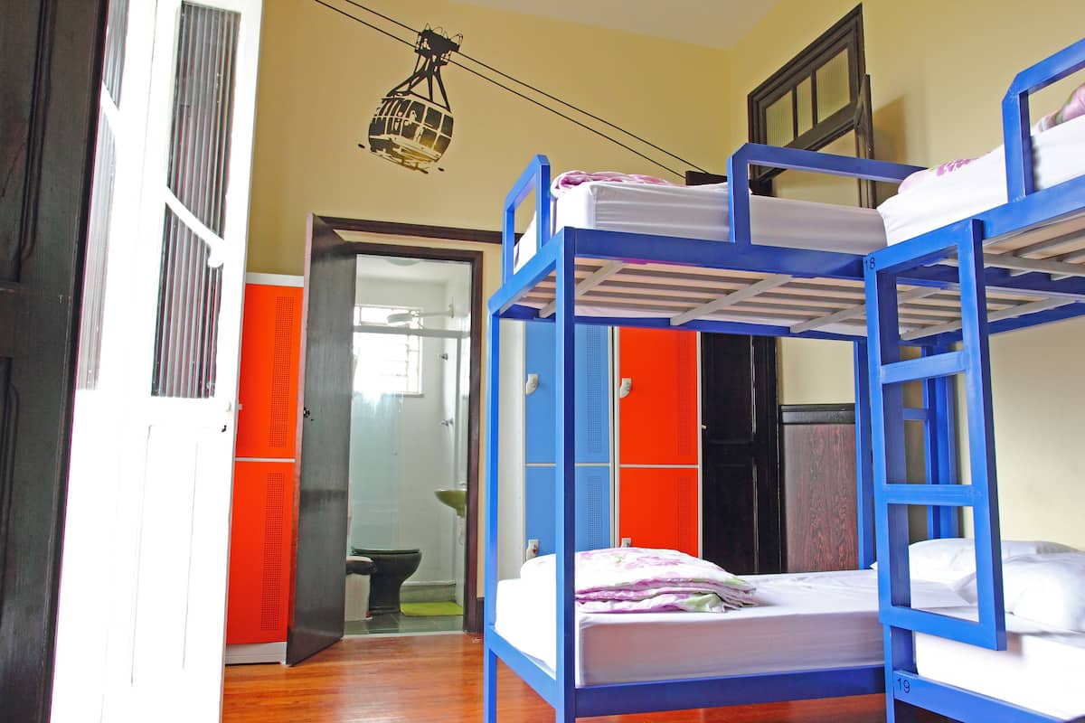 Quarto Misto, 6 camas, banheiro ensuite | Pemandangan dari kamar