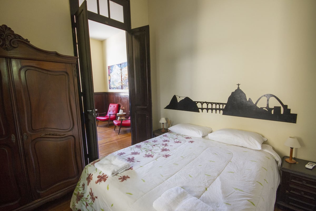 Suite, kamar mandi pribadi | Minibar, brankas, dan Wi-Fi gratis