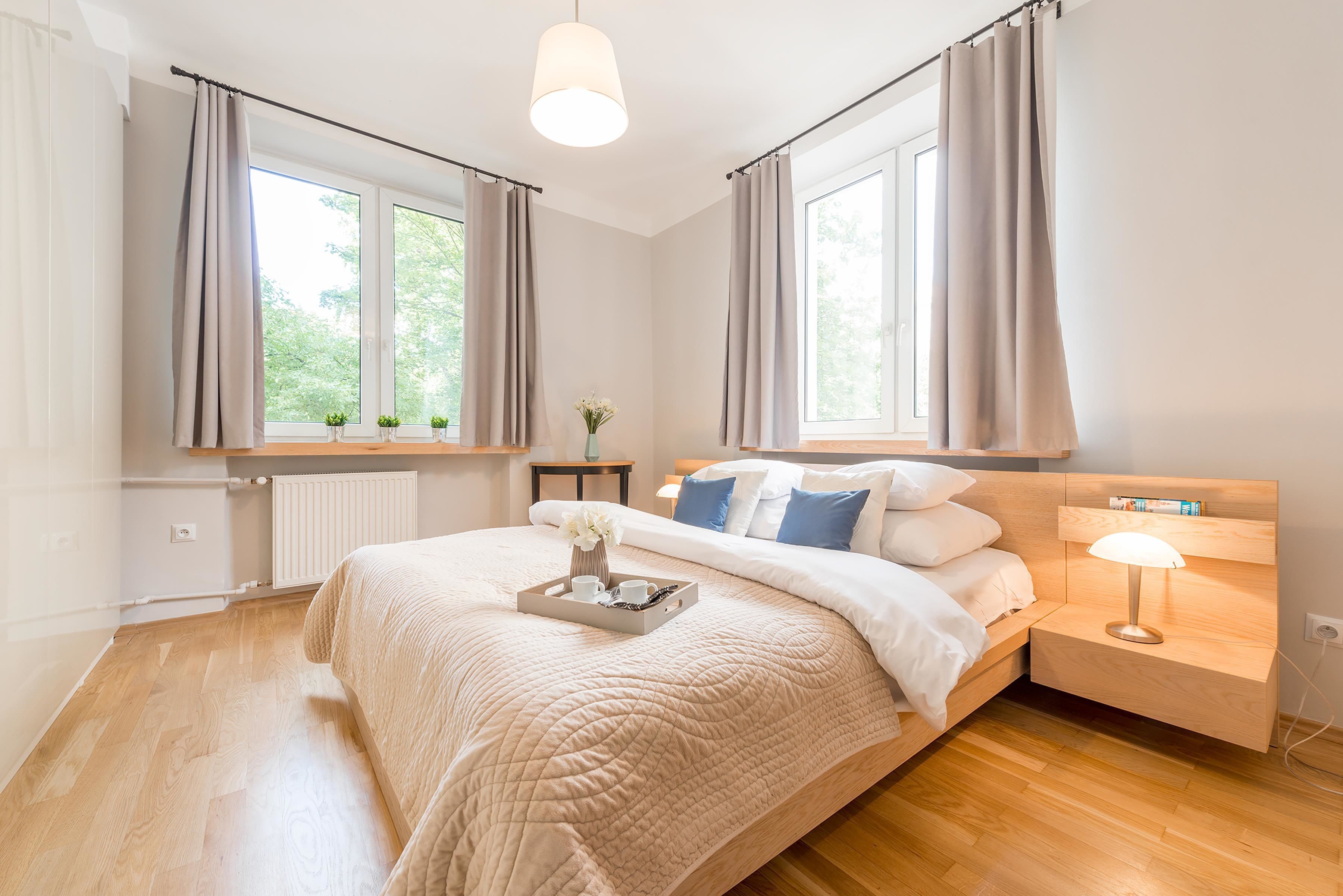 アパートメント 1 ベッドルーム (at 26 Elektoralna Street) | 羽毛の掛け布団、防音設備、アイロン / アイロン台、ベビーベッド