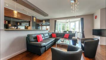 Apartment (for 8 Adults - at 2/4/6 Lucka Street) | Down duvets, soundproofing, iron/ironing board, cots/infant beds