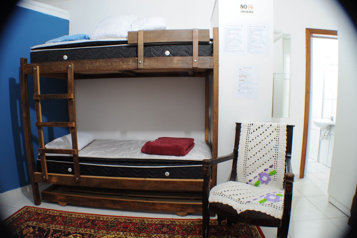 Shared Dormitory, Mixed Dorm, Private Bathroom (Jequitiba)