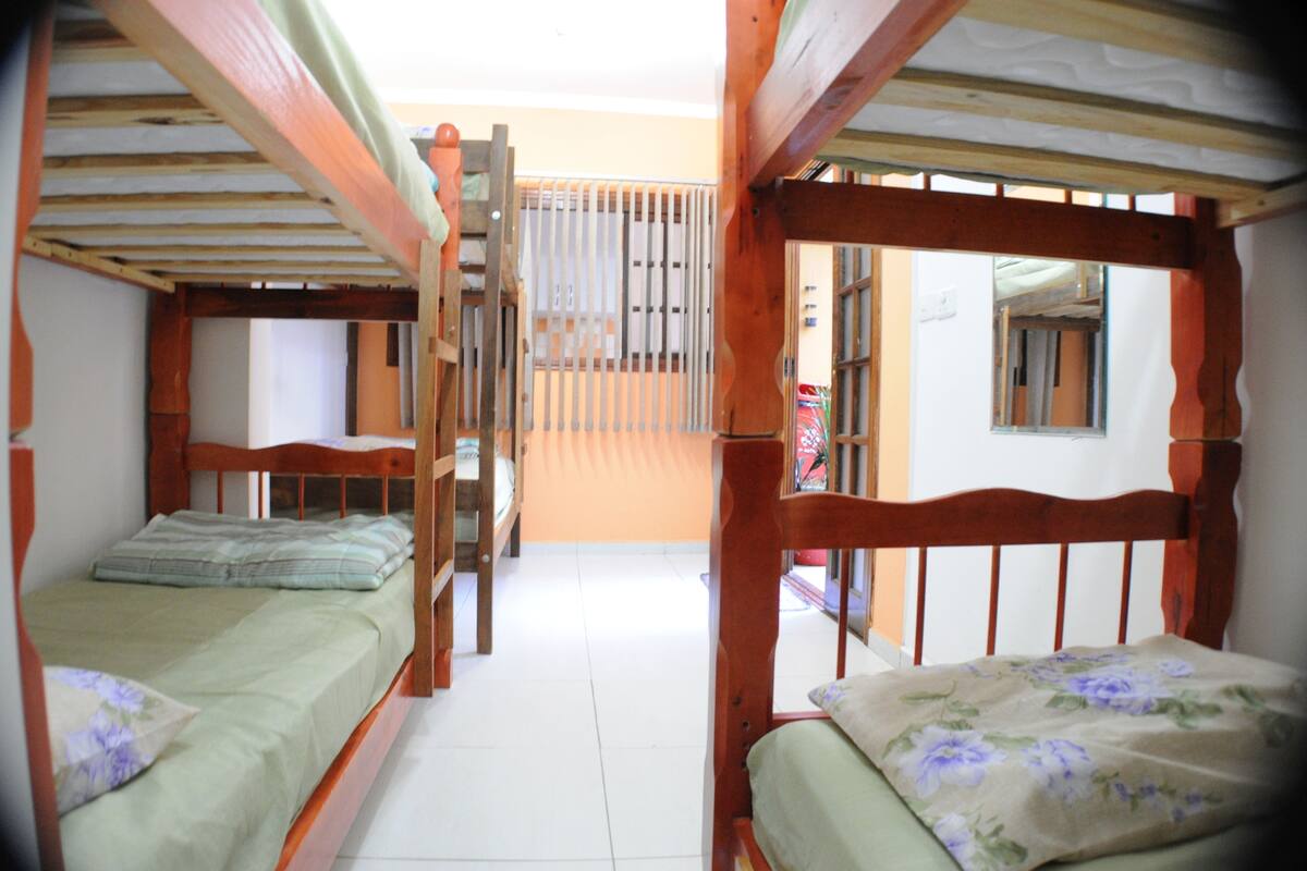 Shared Dormitory, Mixed Dorm, Private Bathroom (Manaca da Serra)
