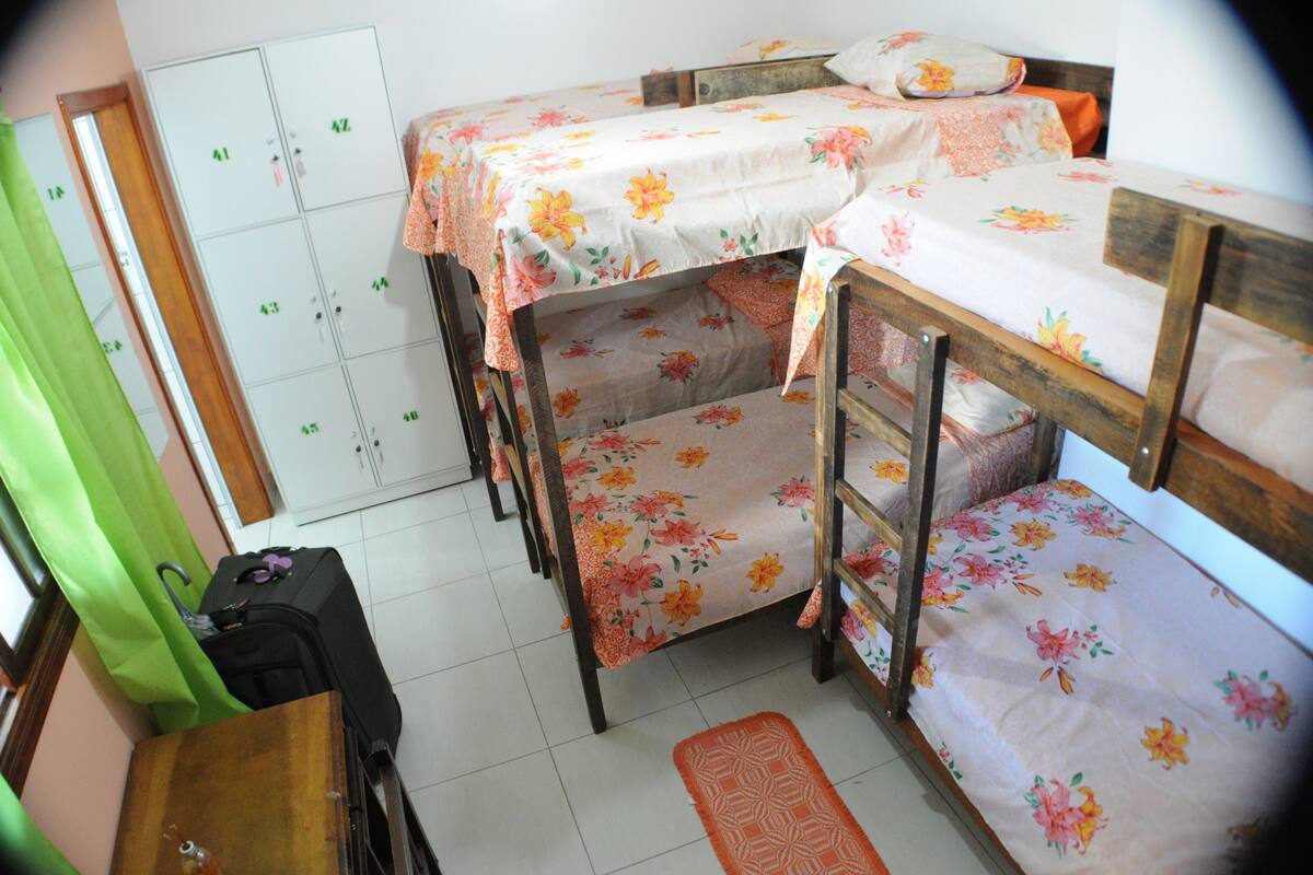 Shared Dormitory, Women only, Private Bathroom (Embauba)
