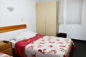 Habitacion triple, 2 camas | Wi-Fi gratuito