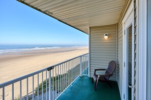 Superior-Suite, 1 Schlafzimmer, Balkon, Meerblick | Terrasse/Patio