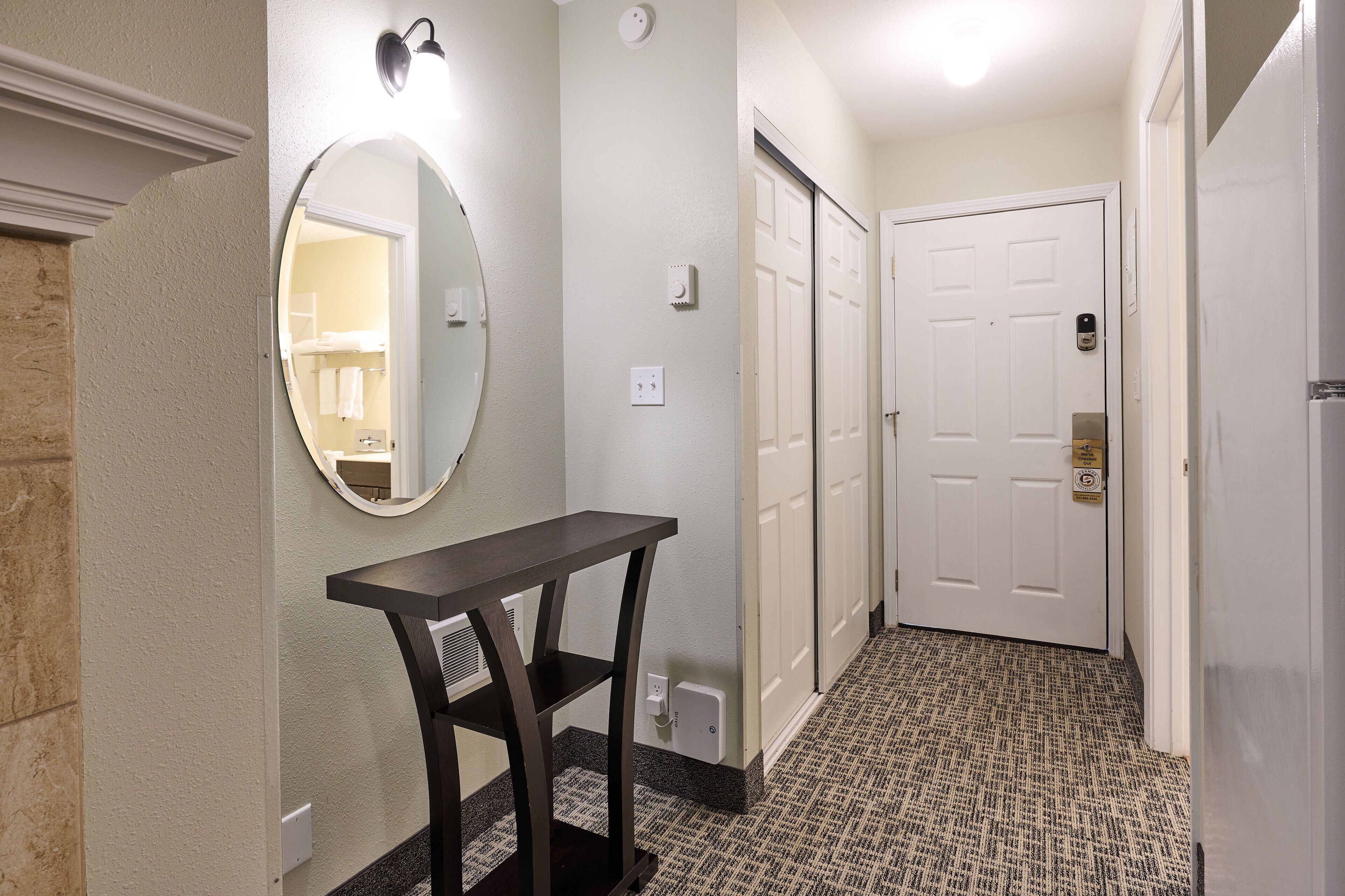 superior studio, 1 queen bed, ocean view, ground floor | individually decorated, individually furnished, iron/ironing board