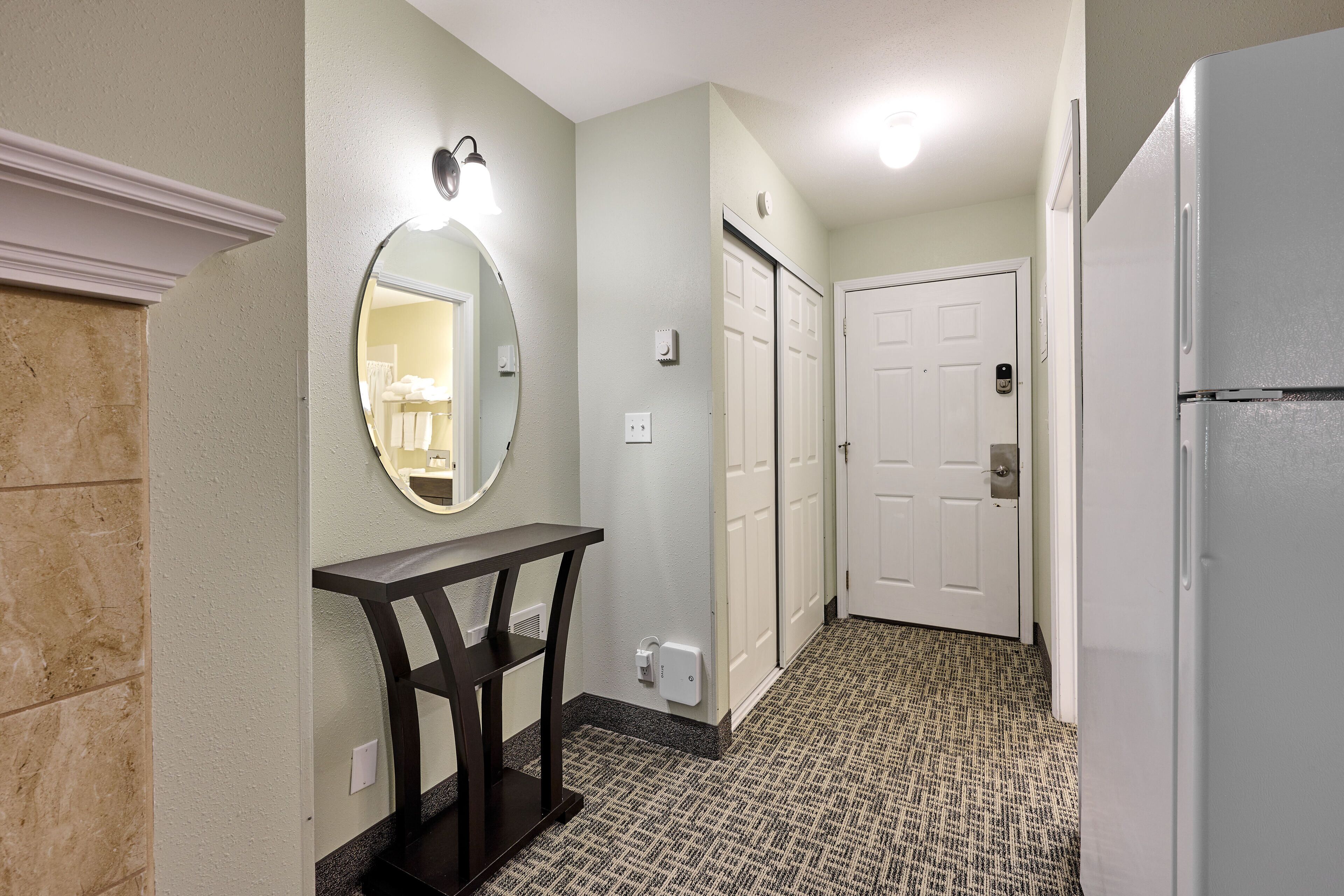 deluxe studio, 1 queen bed, ocean view, ground floor | individually decorated, individually furnished, iron/ironing board