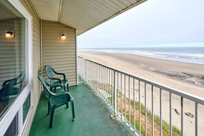 Terrace/patio - D Sands Rentals (Lincoln City)