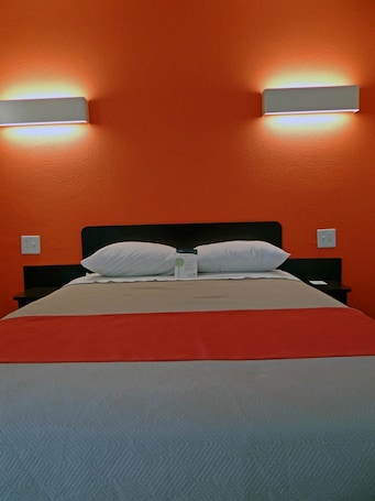 Wifi gratis y ropa de cama . Motel 6 Baltimore, MD