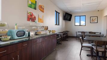 Sudah termasuk sarapan ala kontinental setiap hari