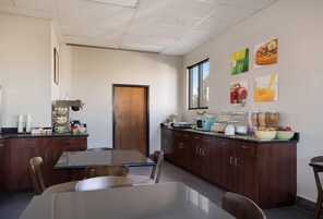 Free daily continental breakfast