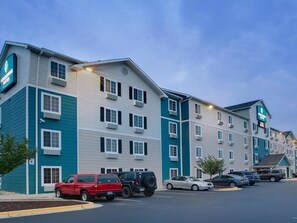 Exterior - WoodSpring Suites Washington DC Andrews AFB (Suitland)