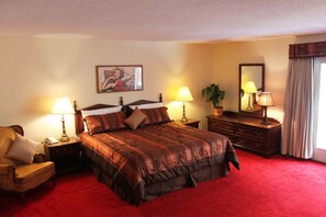 Chambre Deluxe, 1 très grand lit, baignoire à jets, vue montagne
