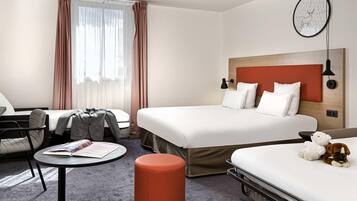 Standard Room, 1 Queen Bed with Sofa bed | Premium bedding, in-room safe, individually decorated
