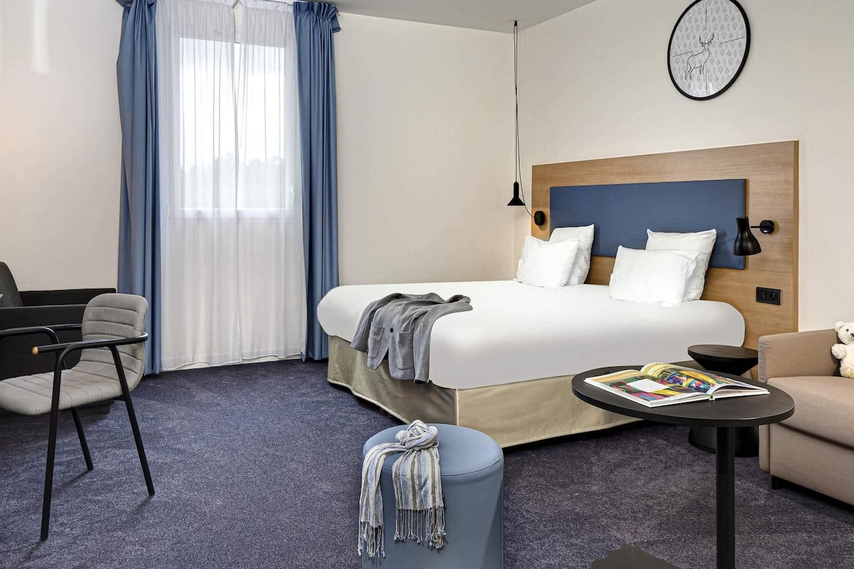 Standard Room, 1 Queen Bed with Sofa bed