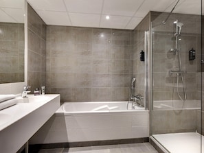 Premium bedding, in-room safe, individually decorated - ibis Styles Montargis Arboria Hotel (Pannes)
