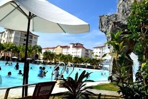 室外游泳池