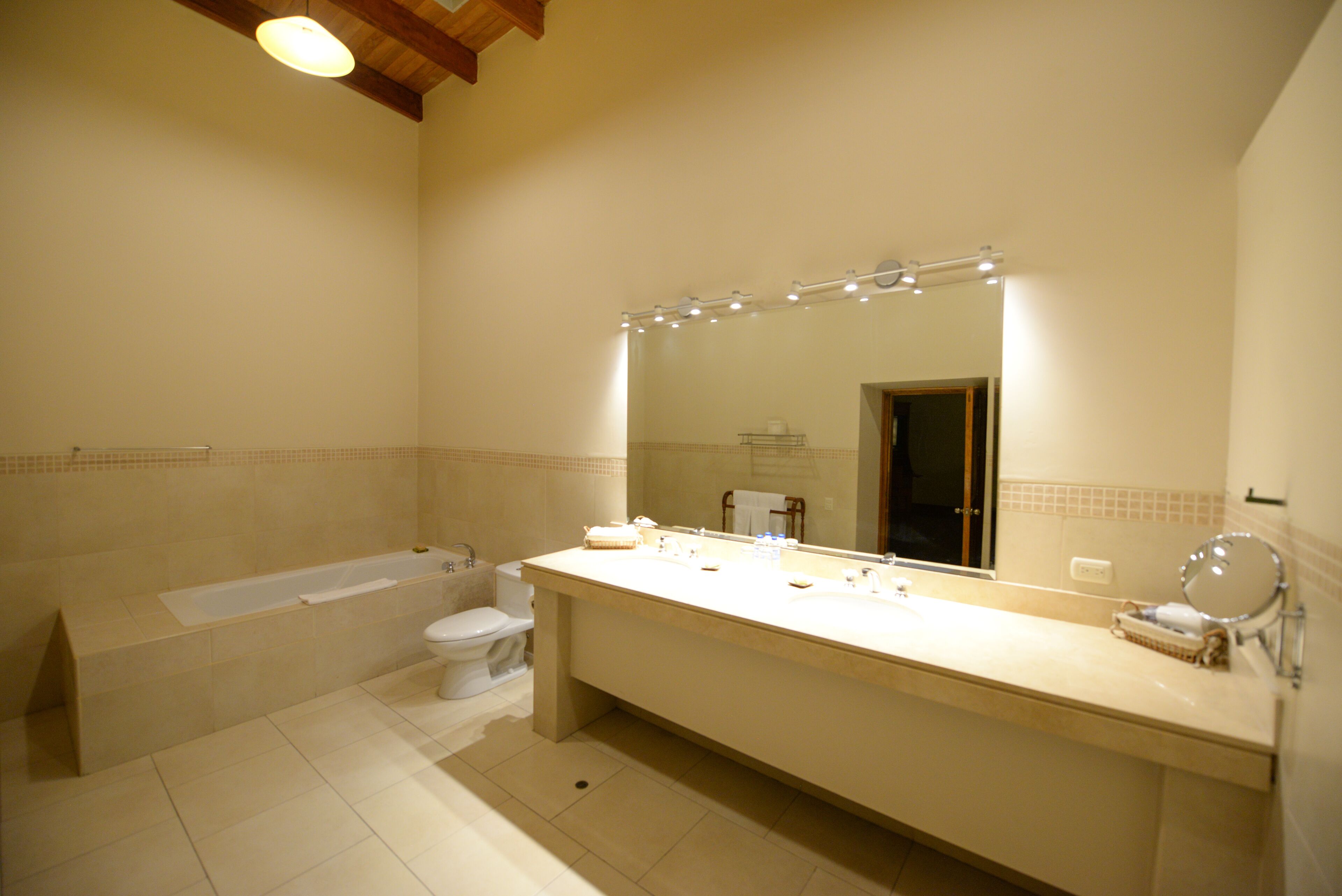 1 bedroom, minibar, bed sheets, wheelchair access